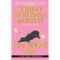 Cat Under Fire: A Joe Grey Mystery